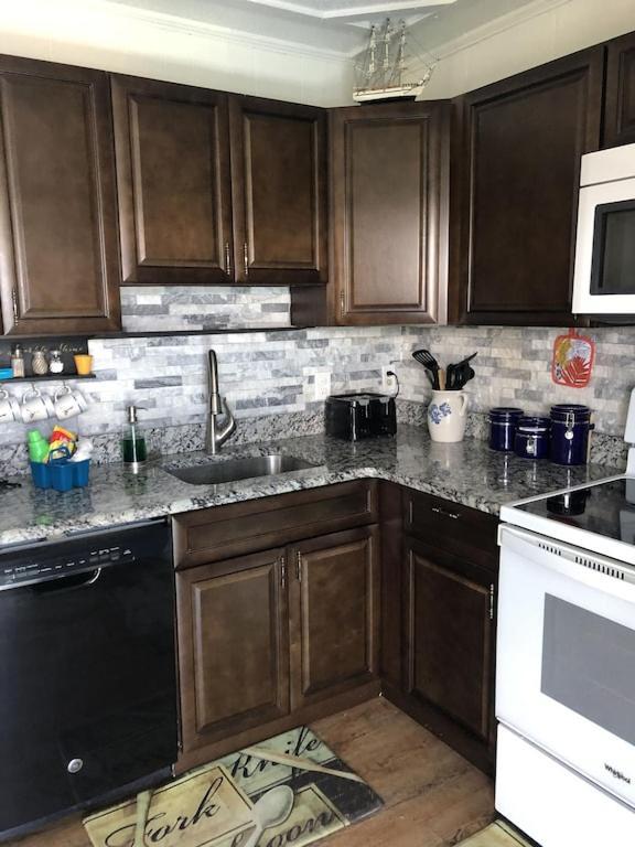 Bayside 1St Floor Oc 2 Br/1Ba Pool Condo Close To Jolly Roger/Convention Center Ocean City Exterior photo